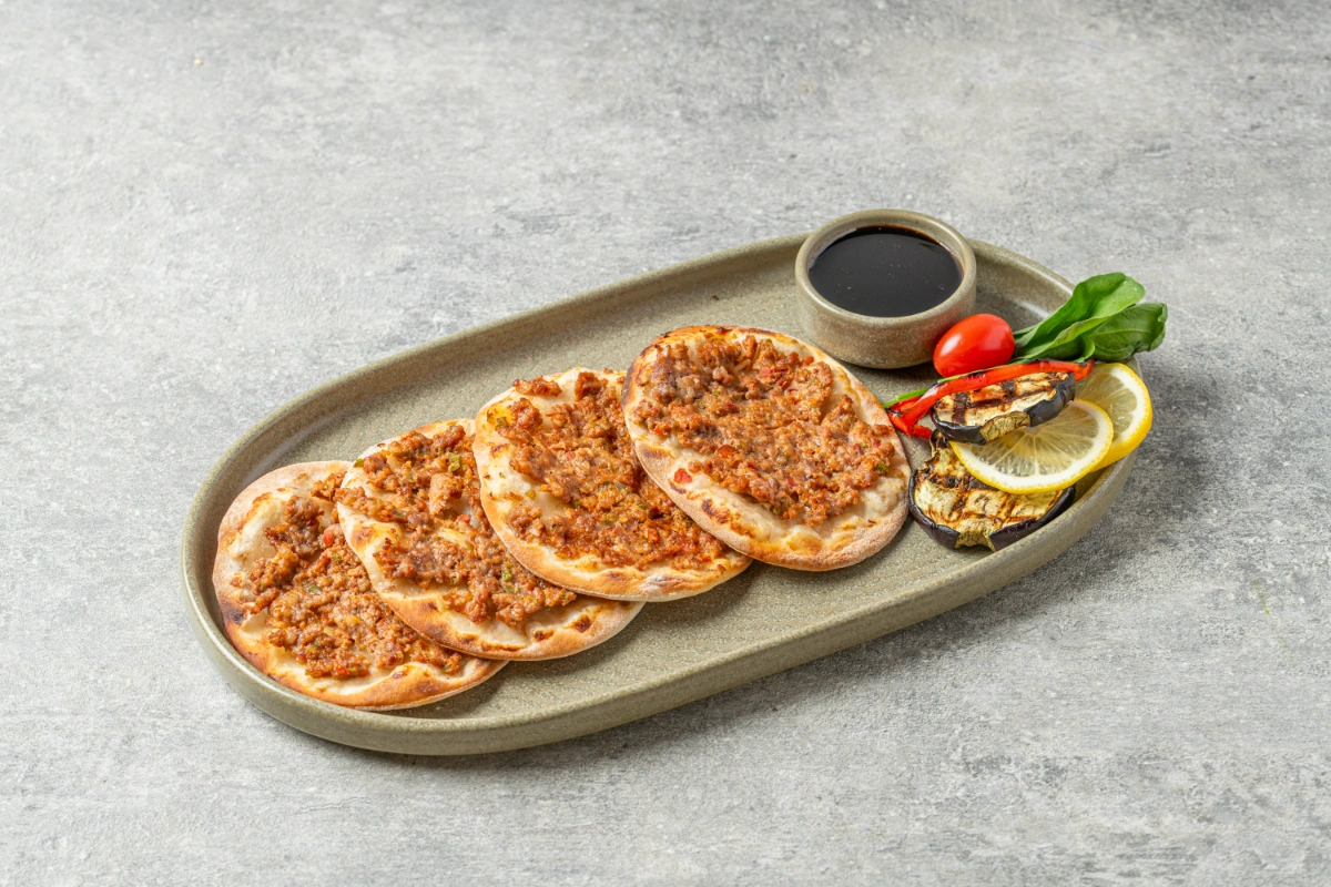 لحم عجين