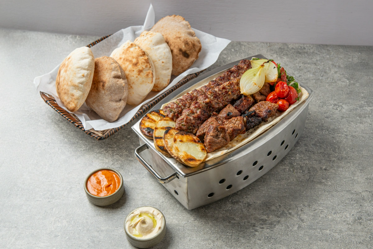 اسياخ لحم مشوي